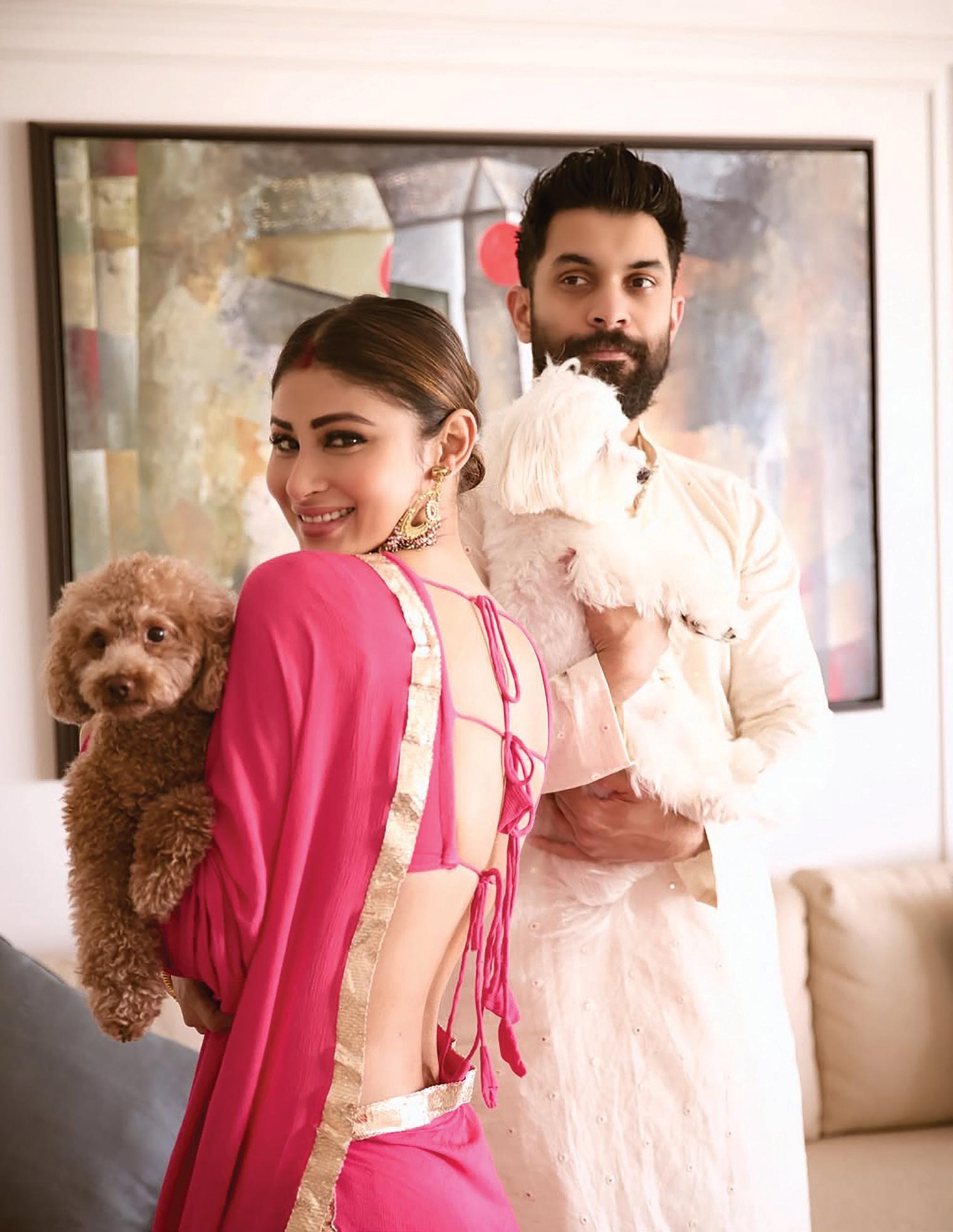 मुंबई के इस आलीशान घर में रहती हैं मौनी रॉय